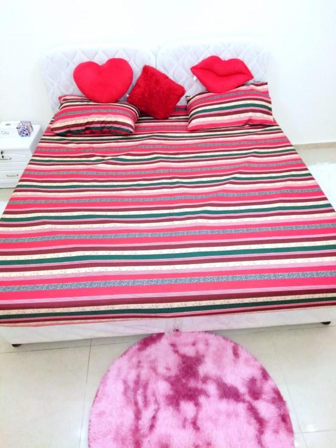 Bright Sunshine Holiday Home Shared Apartments Dubái Exterior foto